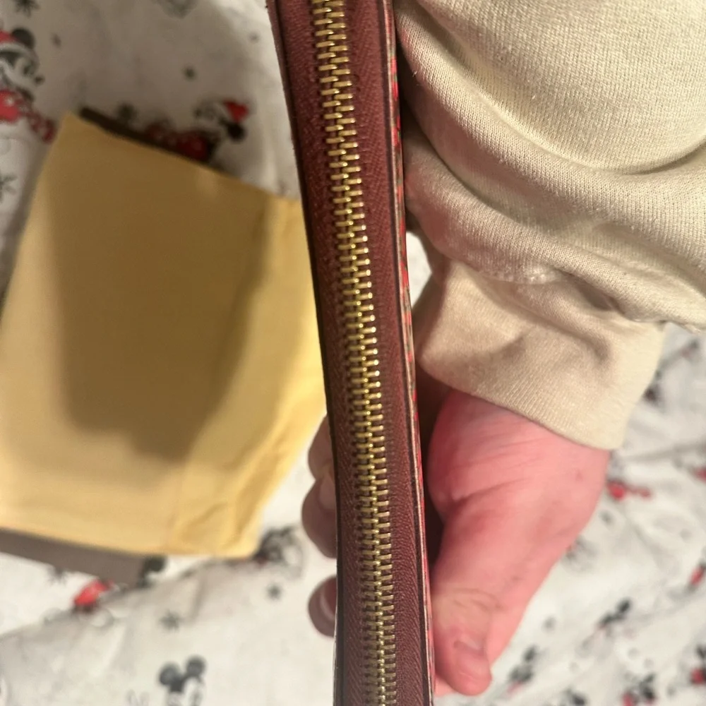 LV printed wallet - new to me / unused. Includes dust cover & box. - Picture 5 of 9